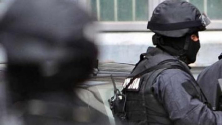 Percheziţii de amploare la Constanţa şi Năvodari: 50 de poliţişti au descins la domiciliile hoţilor care au jefuit casa de amanet Concret - Video